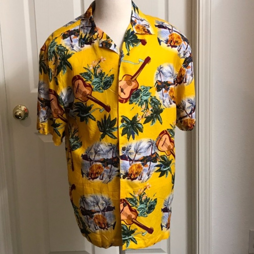 Mens medium, hawaiian inspired shirt