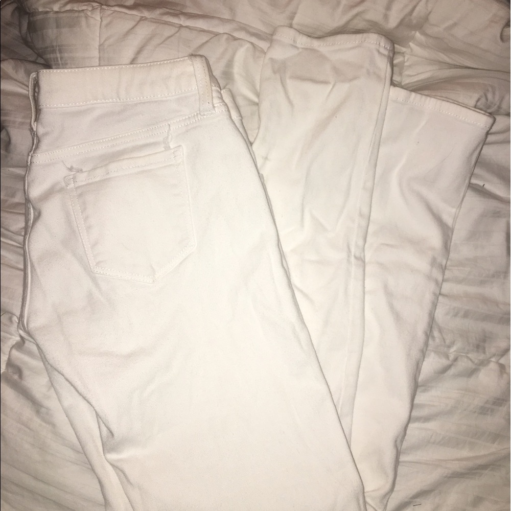 White skinny jeans