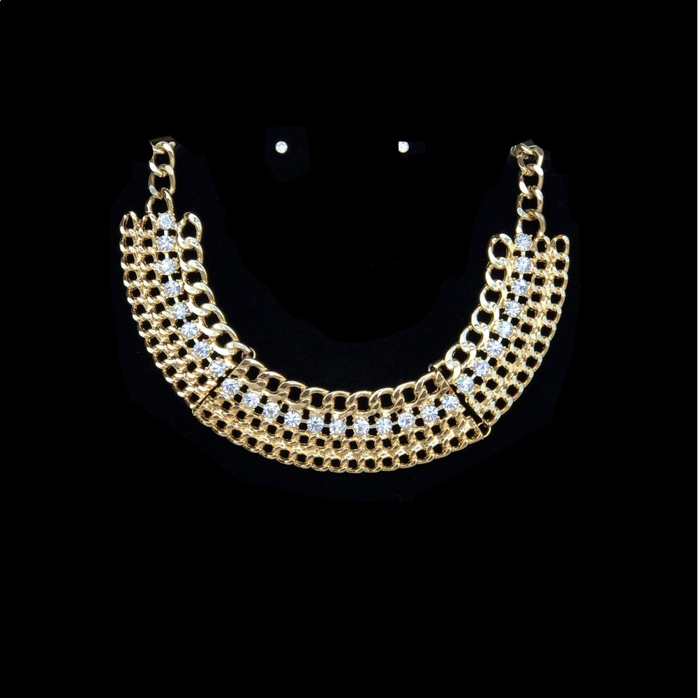 Gold studded necklace 💎