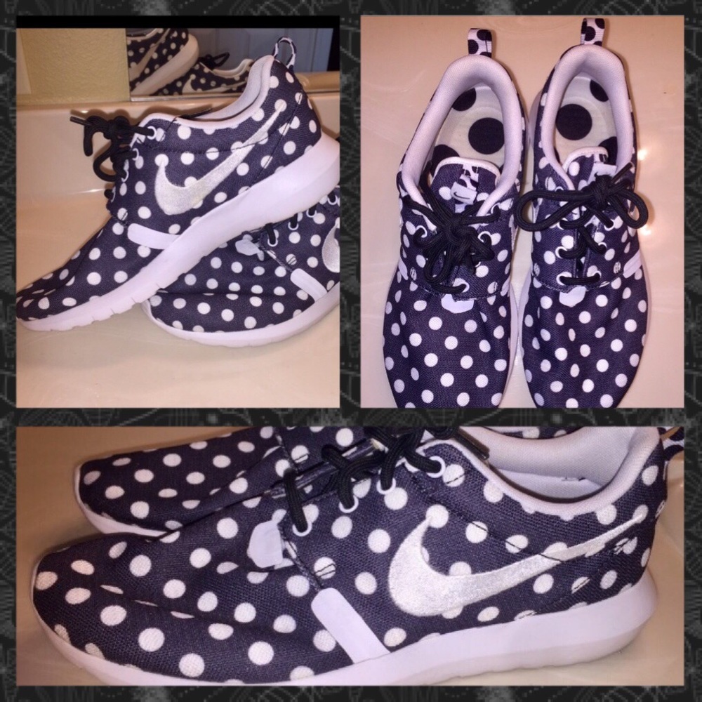 Nike tennis shoes