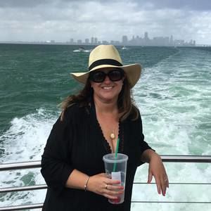 Meet your Posher, Ethea