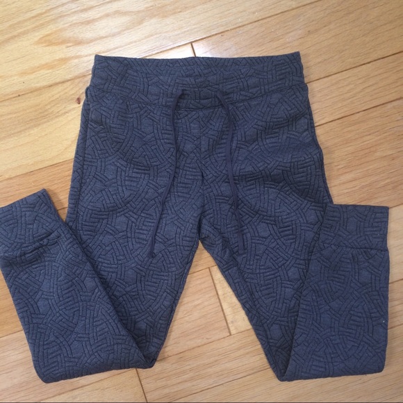 Fabletics sweatpants 🏋️♀️💦 - Picture 2 of 7