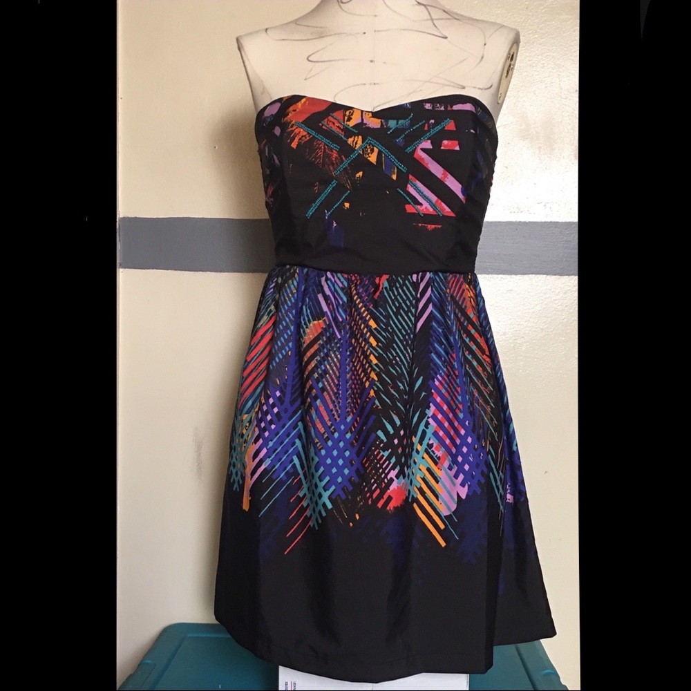 Strapless mini