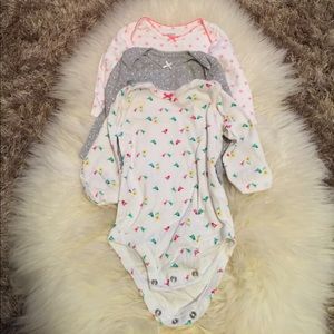 Set of onesies