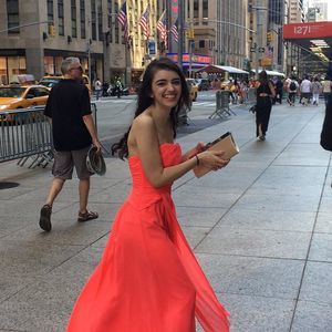 Meet your Posher, Olivia