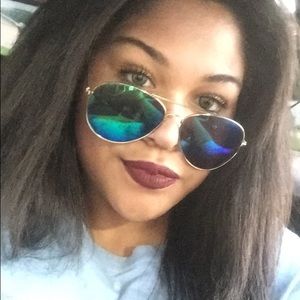 Meet your Posher, Cierra