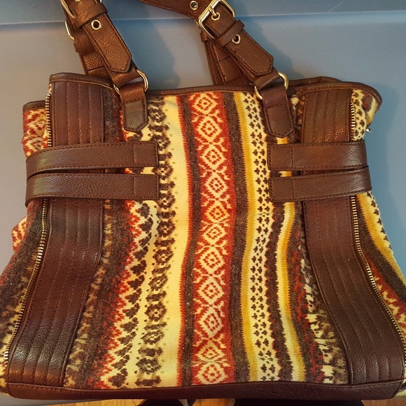 Tribal Pattern Belted Handbag - Picture 2 of 3