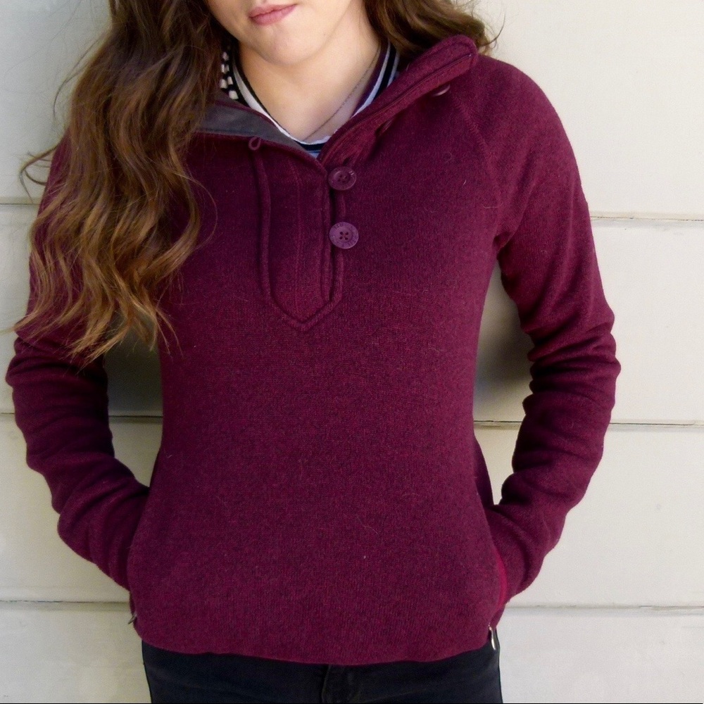 Women's north face sweatshirt