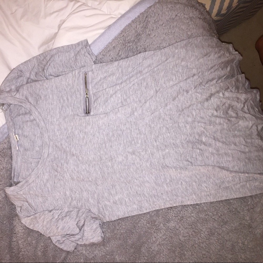 Cute gray shirt