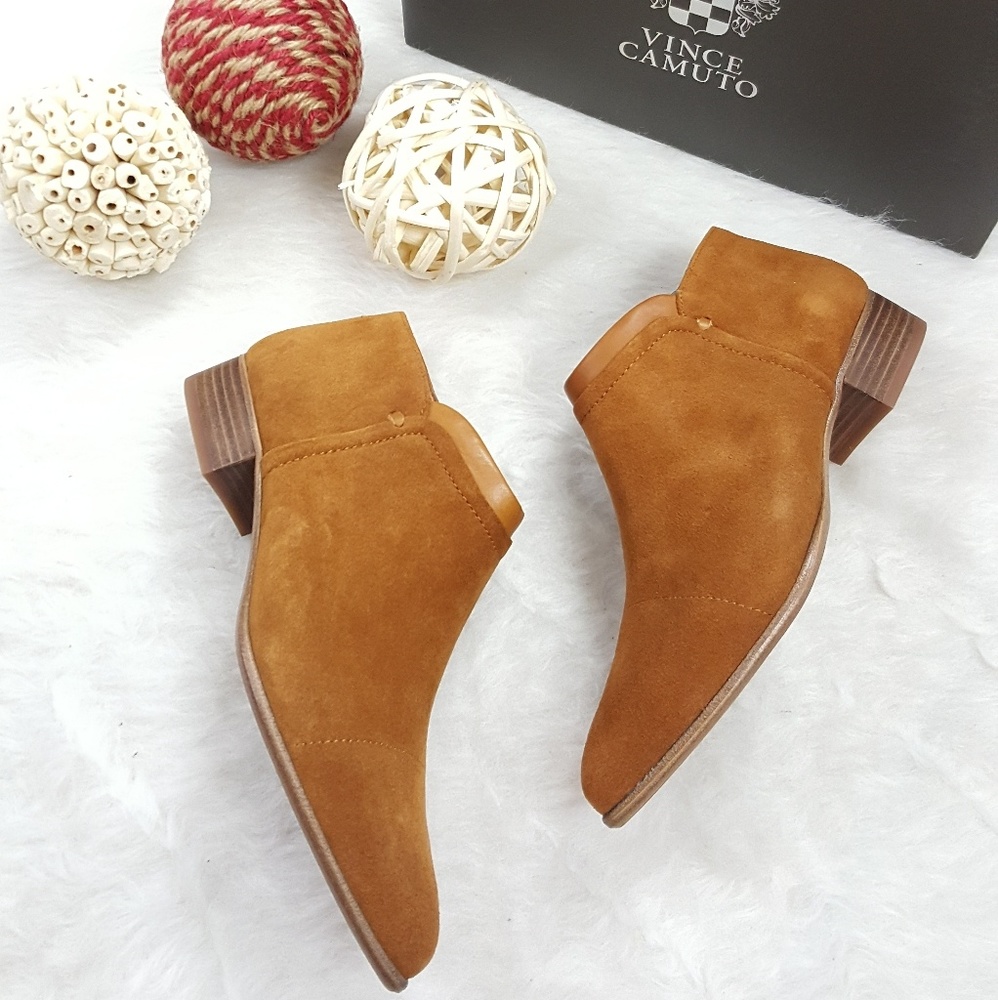 ⛔SOLD⛔NIB VINCE CAMUTO JODY ANKLE BOOTIE BROWN - Picture 2 of 6