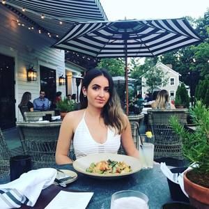 Meet your Posher, Sanja