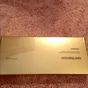Hourglass ambient strobing blush palette
