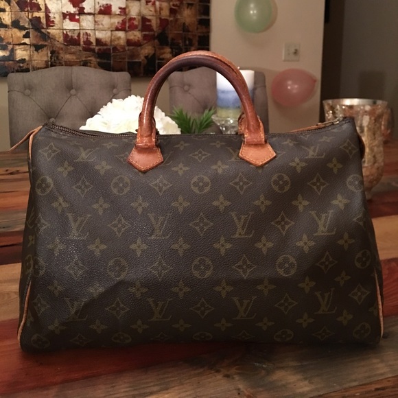 Louis Vuitton Handbags - AUTHENTIC LOUIS VUITTON SPEEDY 35