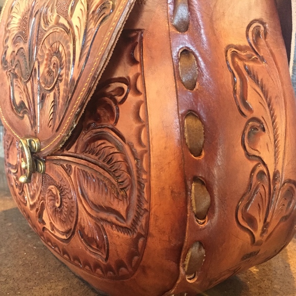 HANCRAFTED LEATHER HANDBAG - Picture 4 of 4