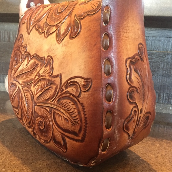 HANCRAFTED LEATHER HANDBAG - Picture 2 of 4