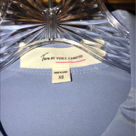 Lot of two women's button ups - Vince Camuto - Picture 5 of 6