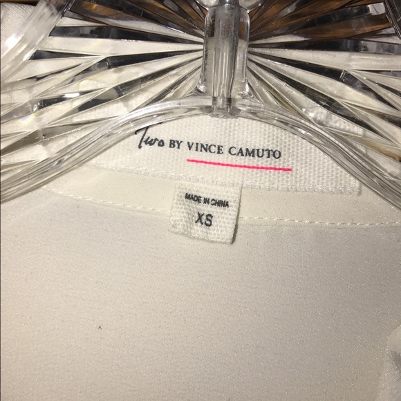 Lot of two women's button ups - Vince Camuto - Picture 6 of 6