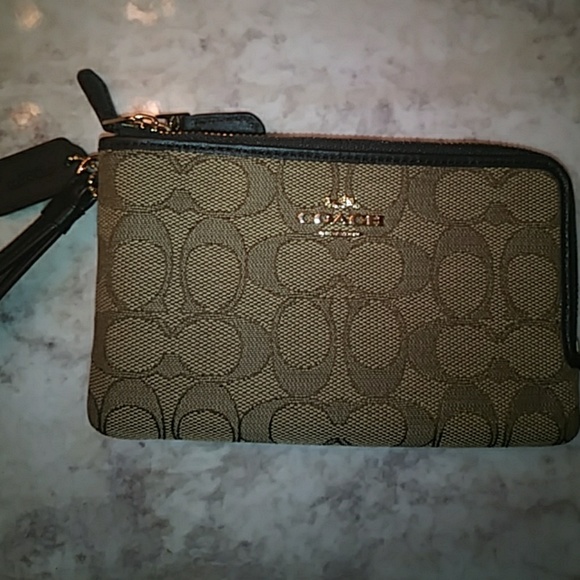 Coach - Picture 1 of 6