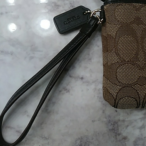 Coach - Picture 2 of 6