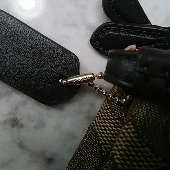 Coach - Picture 3 of 6