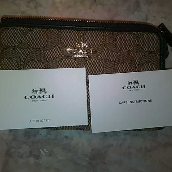 Coach - Picture 5 of 6