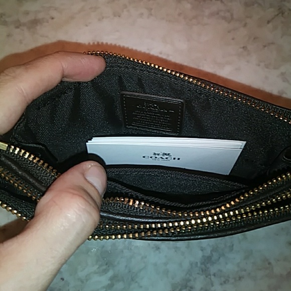 Coach - Picture 6 of 6