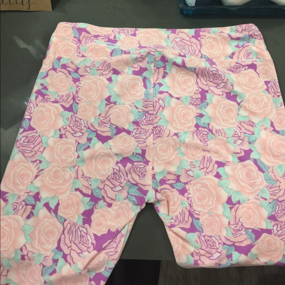 LuLaRoe TC/ Tall and Curvy Rose floral print