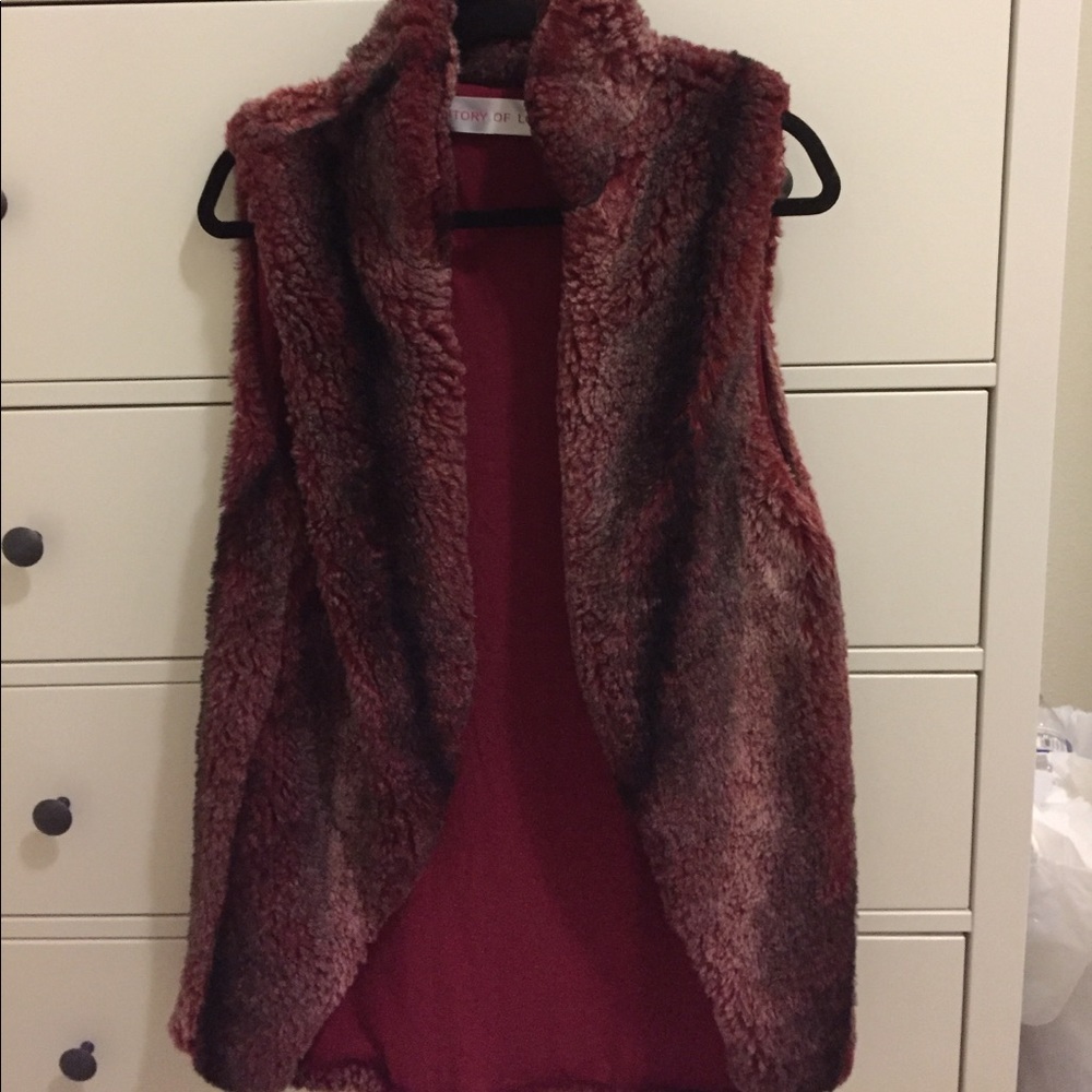 LF faux fur red/burgundy/whitish vest in S/M