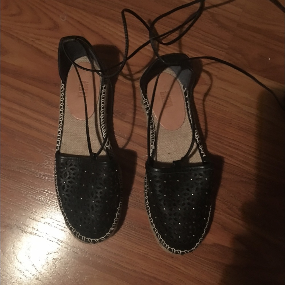 Jasper & Jeera black Rosecut Espadrilles
