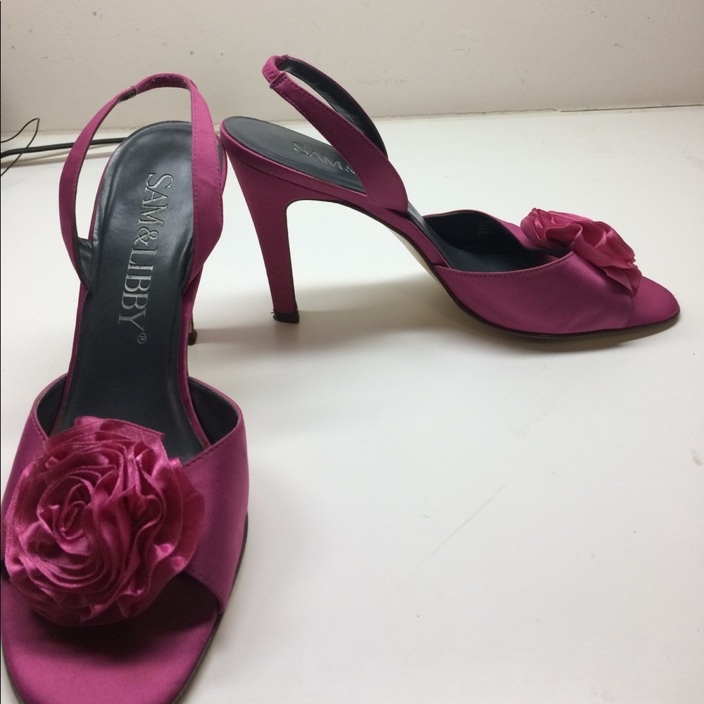 Pink heels with a cute flower