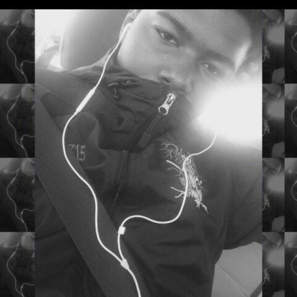 Meet your Posher, Khamali - Picture 1 of 1