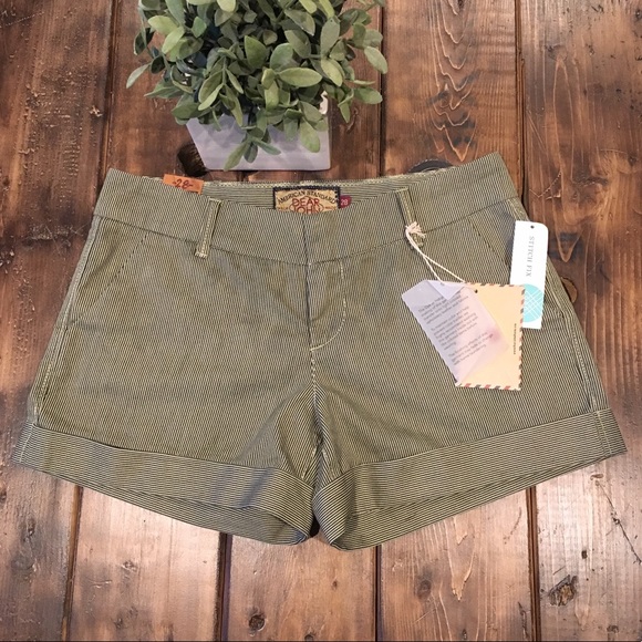 dear john shorts size 28