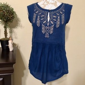 🌼NWOT Lucky Brand Sleeveless Embroidered Blue Top