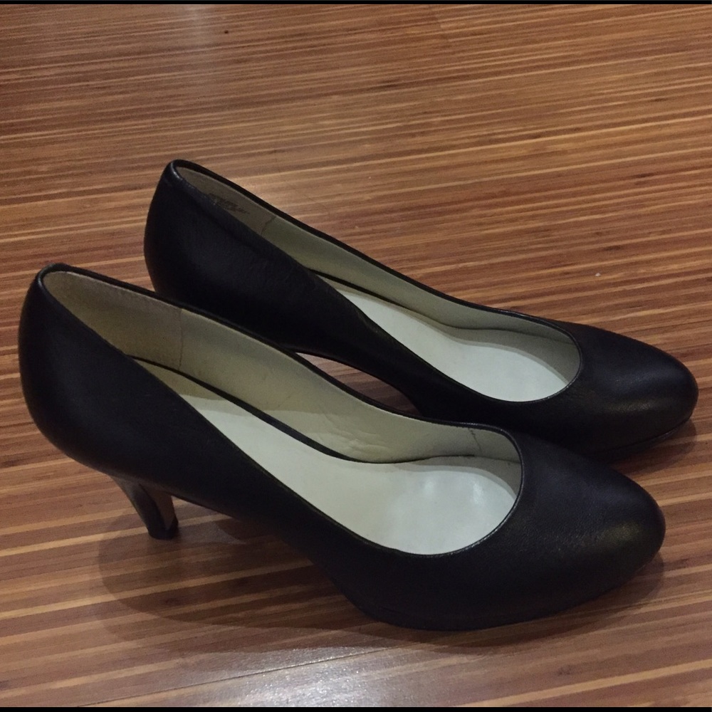 Nine West Black Platform Pump