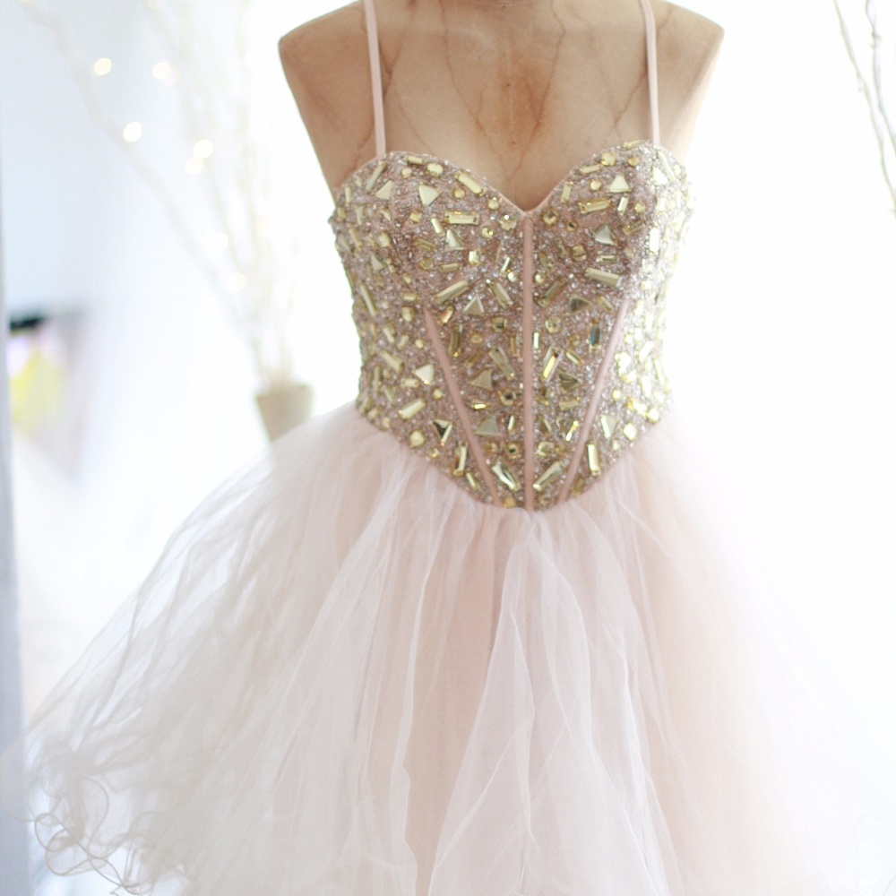 Dave and Johnny white mini puffy dress