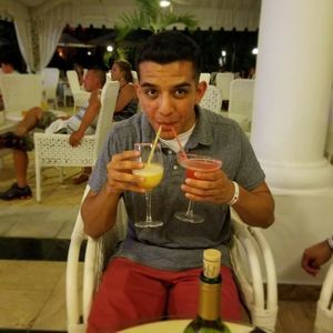 Meet your Posher, Cesar