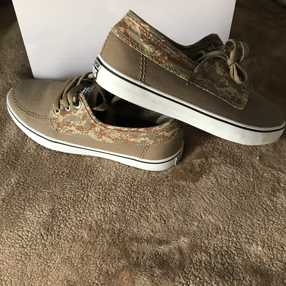 Converse NWOT
