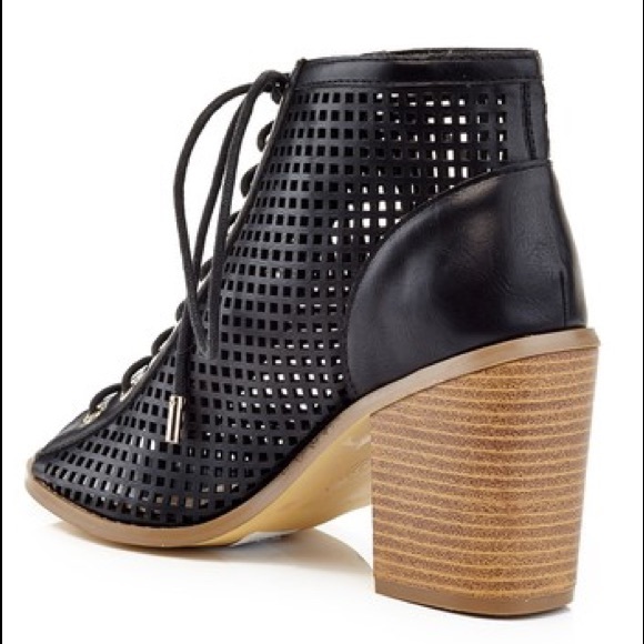 Perforated Lace Up Peep Toe Block Heel Gladiator - Picture 5 of 5