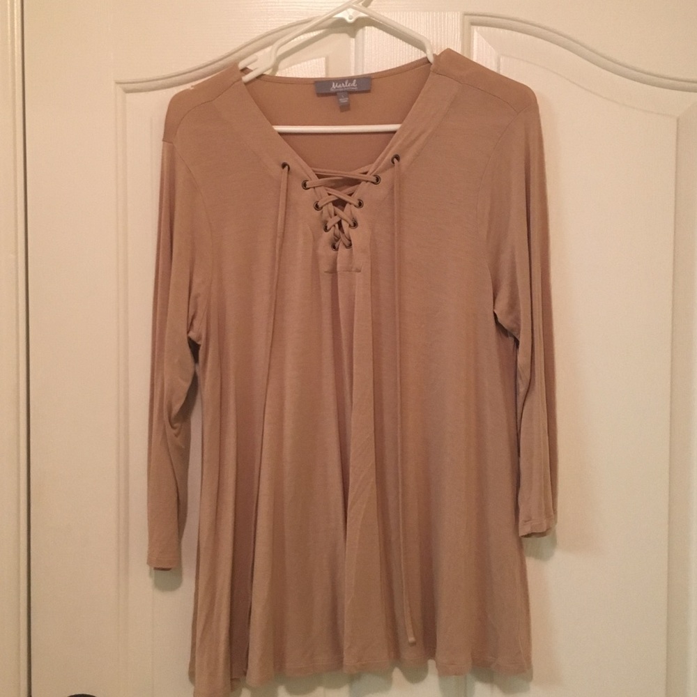 Marled reunited clothing front criss cross