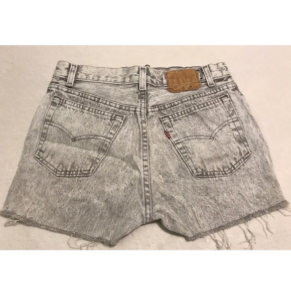 Levi's vintage high waisted jean shorts - Picture 2 of 5