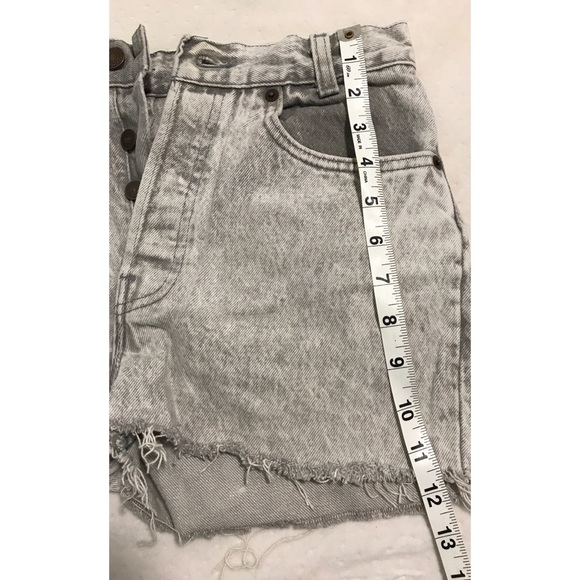 Levi's vintage high waisted jean shorts - Picture 3 of 5