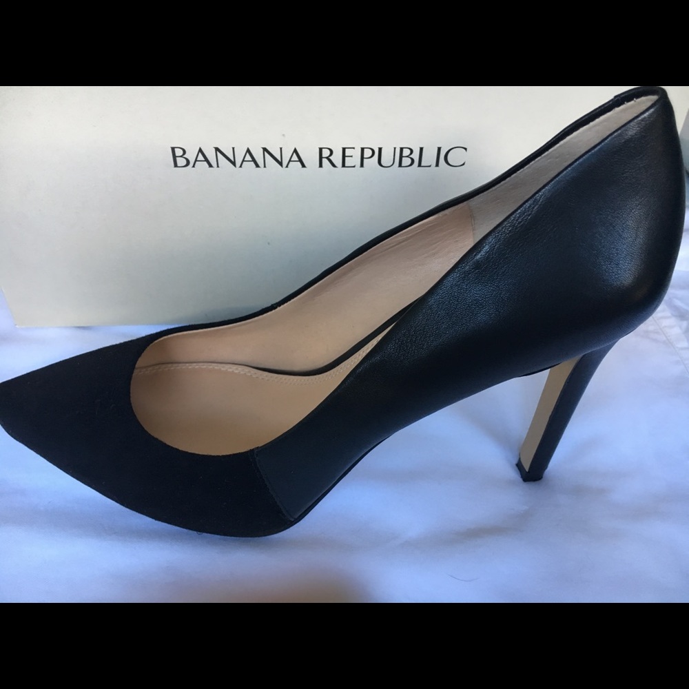 Banana Republic Black Leather Pumps Size 8.5