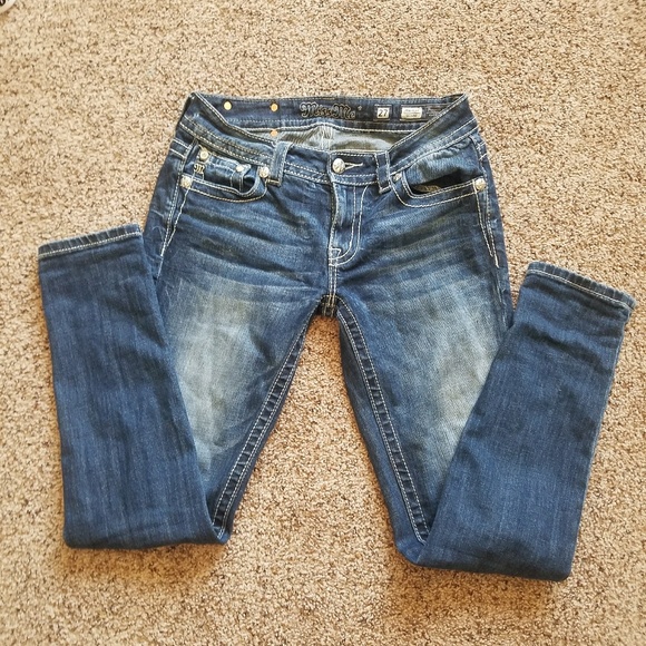 Miss Me Mid-Rise Skinny - Picture 2 of 5