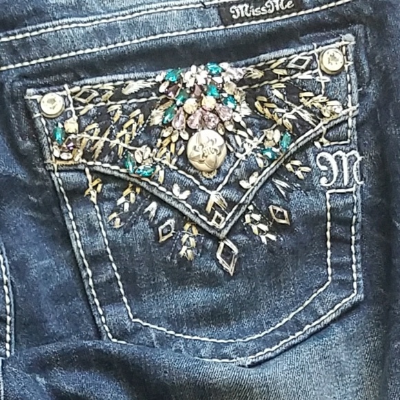 Miss Me Mid-Rise Skinny - Picture 4 of 5