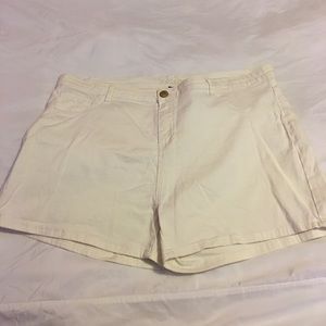 Reign white shorts Size 22