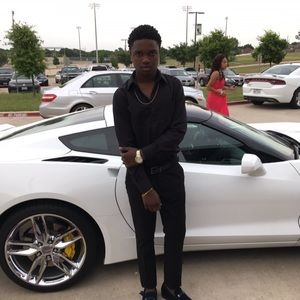 Meet your Posher, Derrick