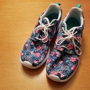Nike Roshe Run Floral