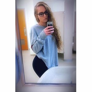 Meet your Posher, Alexis