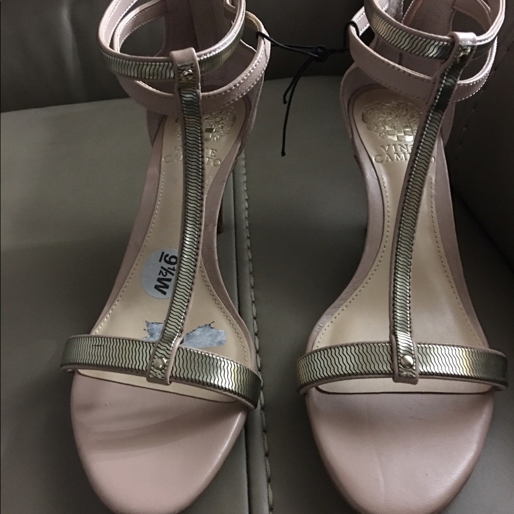Very cute beige and gold trim heels never worn