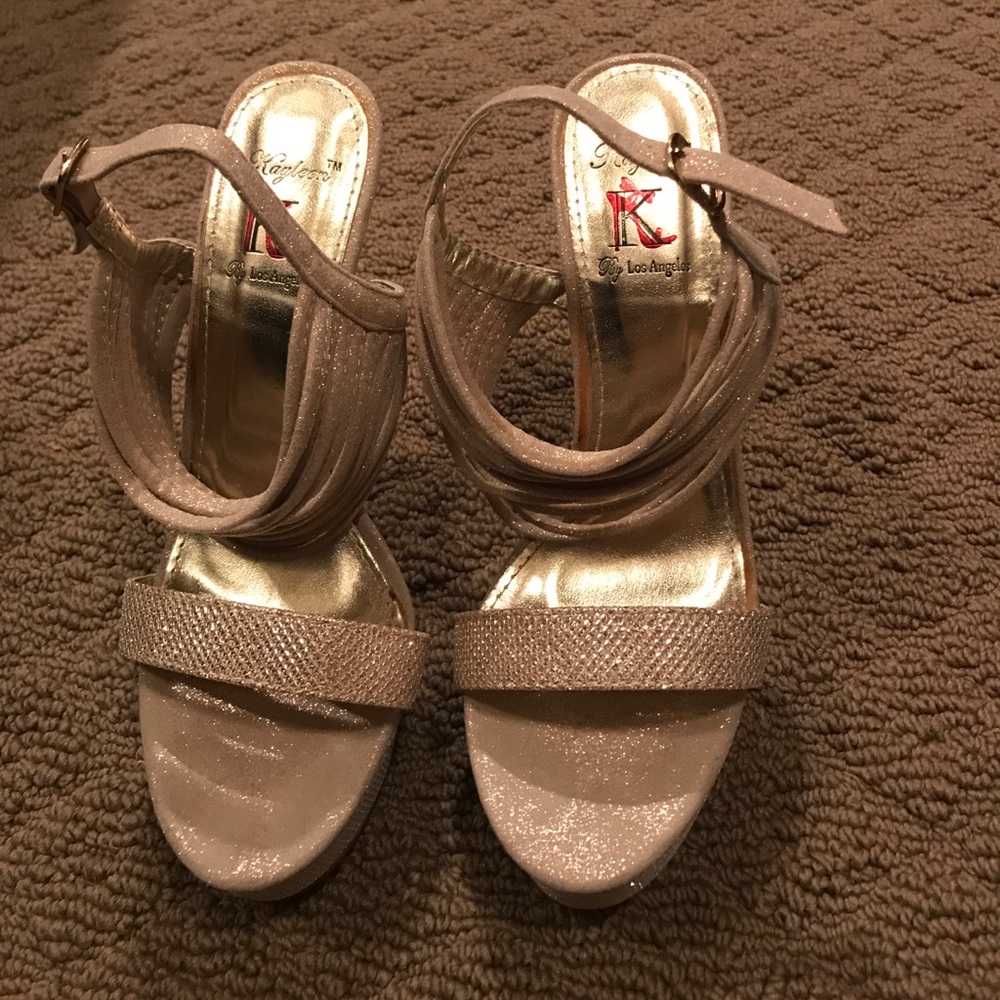❤️SOLD❤️Fashion high heels shoes 👠